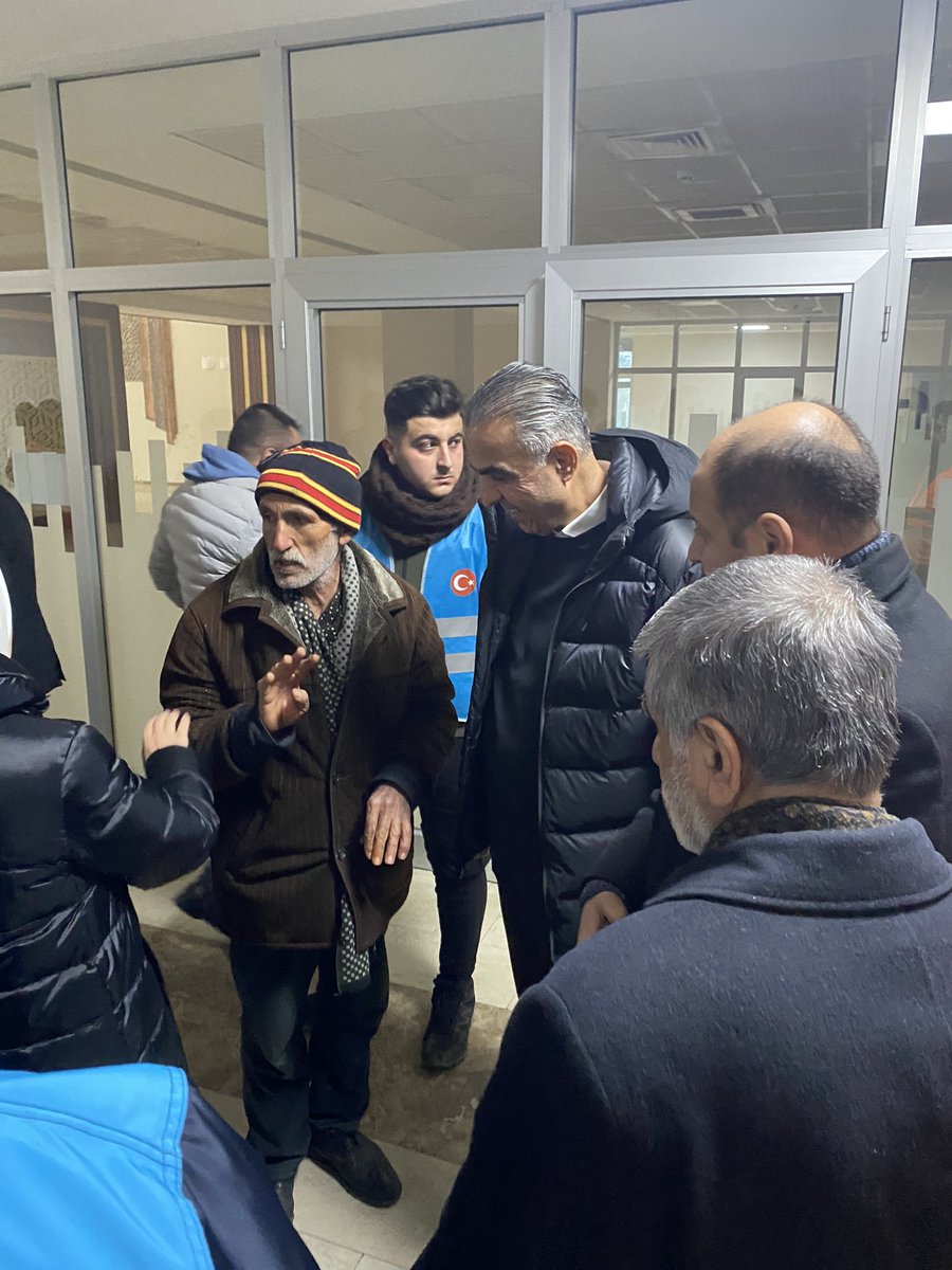 karacaberat63's tweet photo. Yaraları sarıyoruz! AK Parti Şanlıurfa Milletvekilimiz Kasım Gülpınar, Malatya’da; MV Öznur Çalık, Bülent Tüfekçi, BŞBŞ Selahattin Gürkan ve Battalgazi Bld Bşk Osman Güder’i ziyaret ederek çalışmalarla ilgili bilgi aldı.#Malatya @RTErdogan https://t.co/0GgCRrqTIj