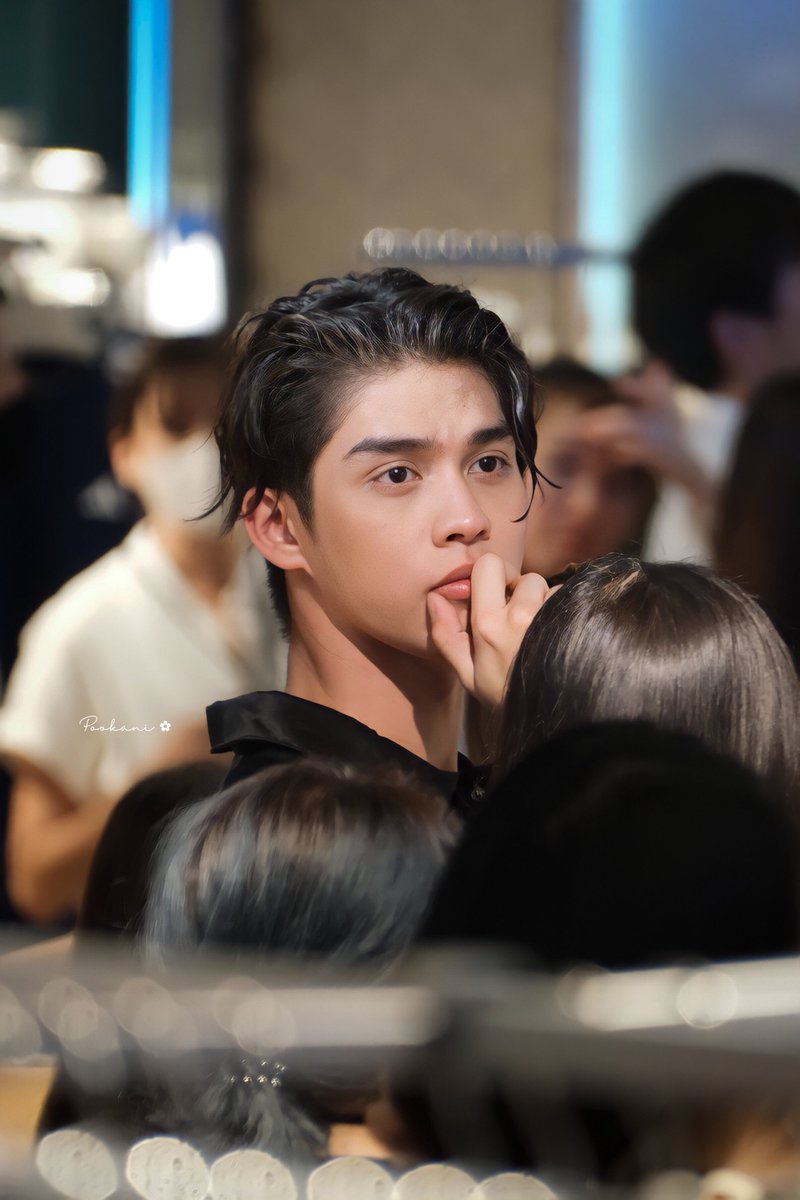pookanihide's tweet photo. หนูไม่ต้องกลัว ม่ามี๊ จะยืนเกาะรั้วรอจนกว่าหนูจะเลิกเรียน 🥹🥹🥹 สู้ๆนะค้าบบบ ลูกค่ะแกเพิ่งเข้าเรียนวันแรก #adidascentralworld #bbrightvc @bbrightvc https://t.co/lX87uT7253