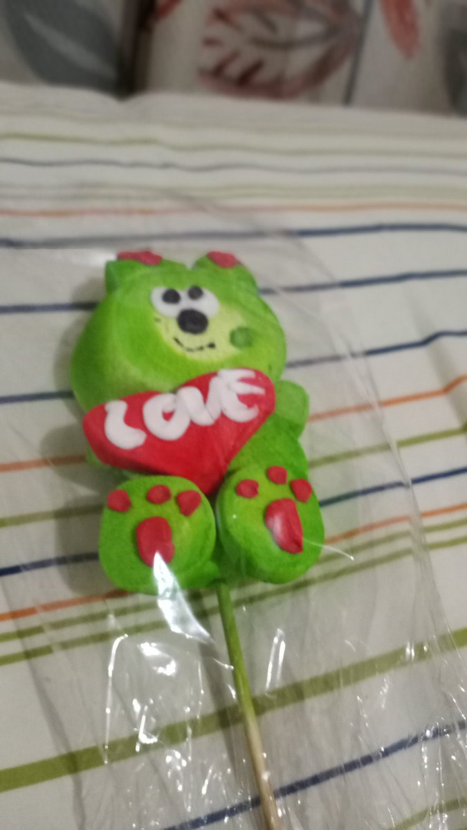 Me lo regalo mi sobrina Sayra la amo.