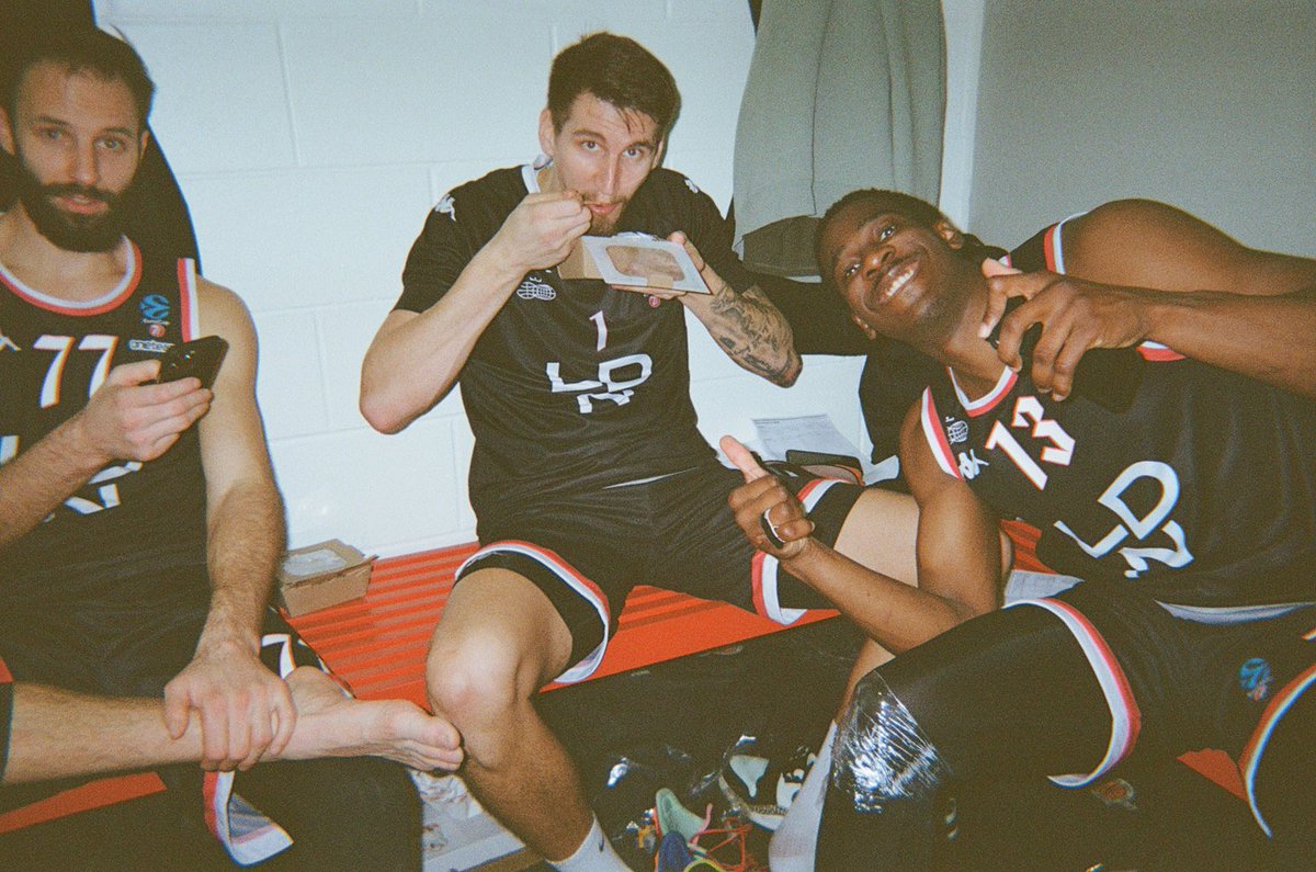 High Tea Hoops tweet media