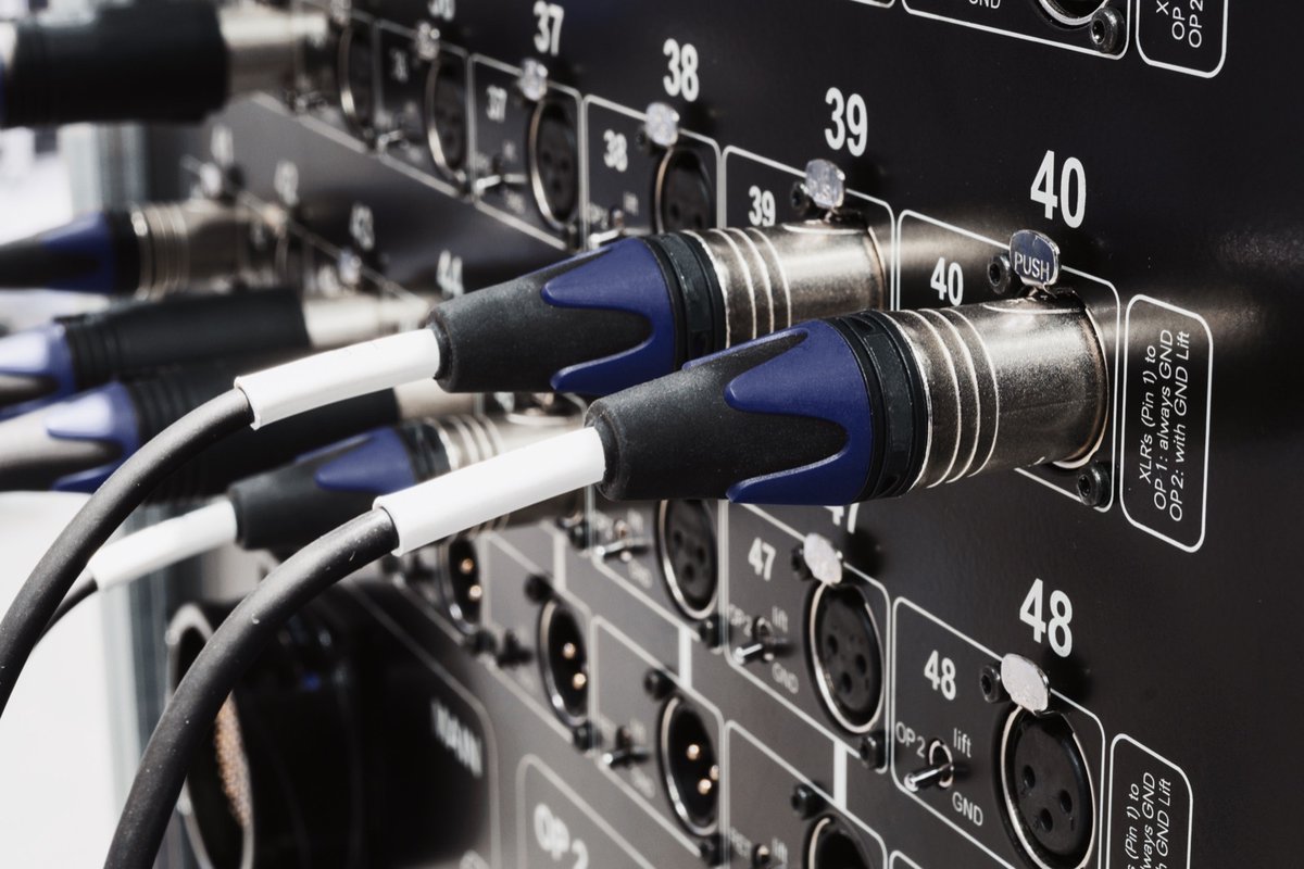 Blackvoltaudio's tweet photo. Audio problem solvers ⚡

Resolvemos tus necesidades de conectividad fabricando cables para señal de audio a medida.

➡ https://t.co/PAZRYiXKvF

#controlyourshow #customcables #proaudio #AudioTools
#BlackvoltAudio #ProAudioDealer
#BlackvoltStore #blackfox #PlaybackTech https://t.co/NQzMd1c9Tm