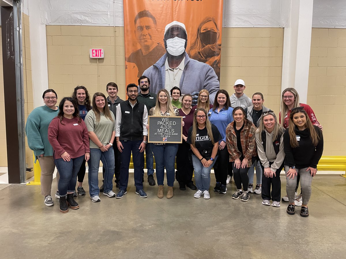 First Community Service event of the year for our JYPN members. They showed up and had a blast helping pack food boxes for the <a href="/foodbankofnea/">Food Bank of NEA</a> 
Members packed 4,331 meals that will help provide for people in need throughout NEA. 
#STARTHERE #Jonesboro #YoungProfessionals