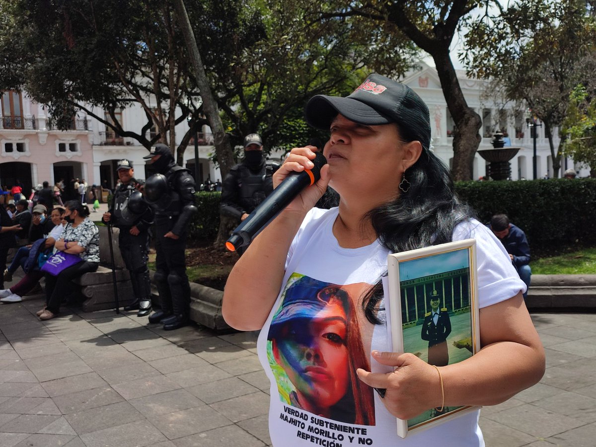 Kathyusca Cando denuncia que a su hija la subteniente María José Morillo Cando (fallecida durante un curso militar en 2021) se le negó el ascenso post mortem a teniente de las <a href="/FFAAECUADOR/">Fuerzas Armadas del Ecuador</a>.

Esta información fue notificada ayer, 14 de febrero.

➡️Plantón:
fb.watch/iINQvHxCnT/