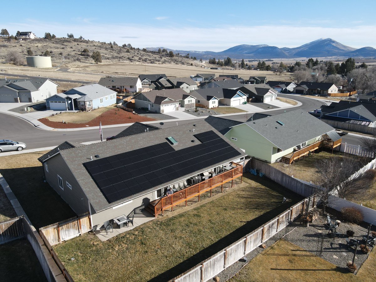 PurelightSolar's tweet photo. It's time to clean up the neighborhood. ☀️
#SolarEnergy #PurelightPower https://t.co/eJDO4wWzig