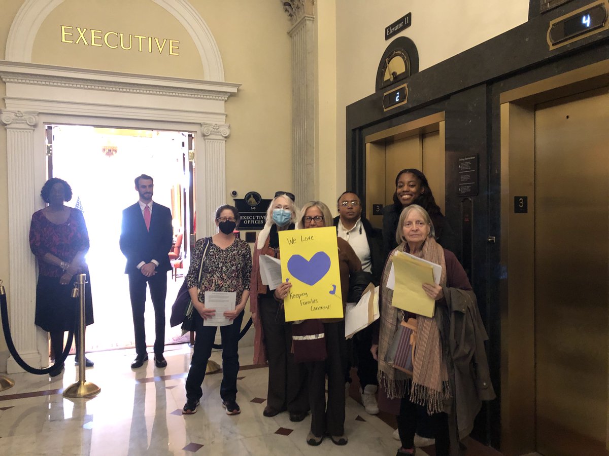 PLSMA's tweet photo. Yesterday, the No Cost Calls Coalition handed out Valentine's Day cards at the State House encouraging legislators to support bills that'd end charges for calls between incarcerated people and their loved ones. 

Urge your reps to support the bills here: 
https://t.co/A2mkkM24xZ https://t.co/5idwZSg0OG