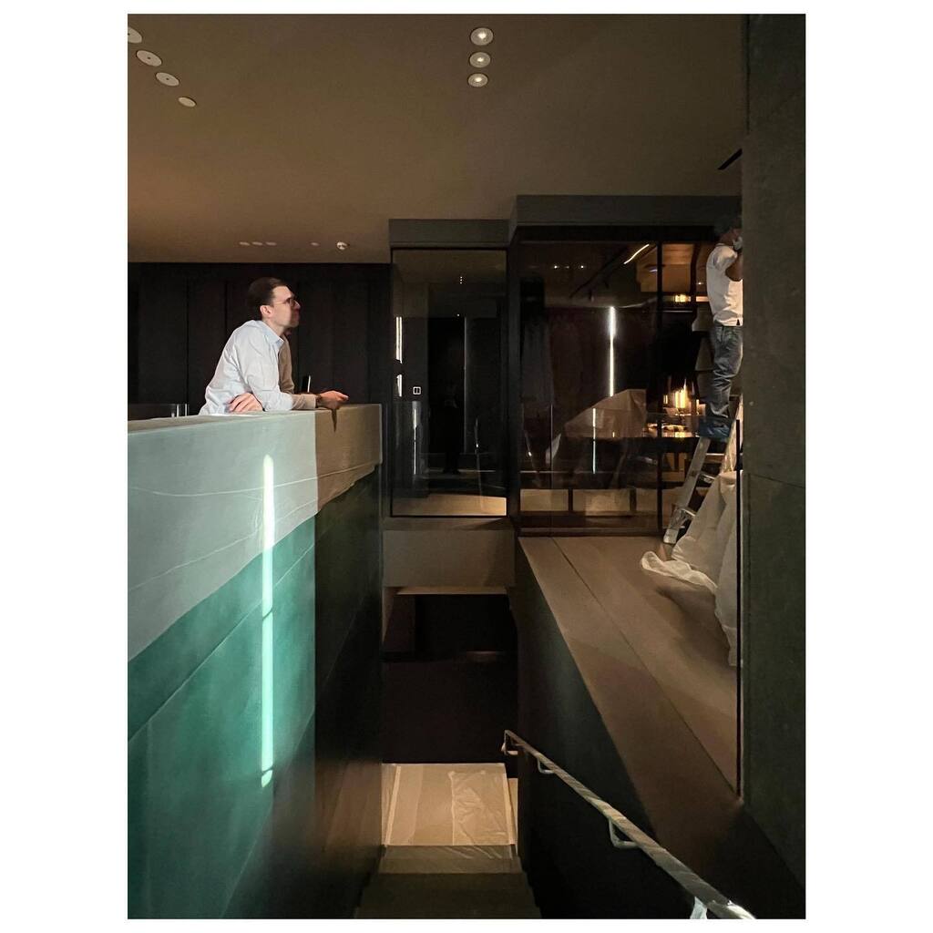 The look of love | Final days on the project. High-end Private Residential, UAE
.
#HiTom! #ANARCHITECT #RIBACharteredPractice #architecturestudio #interiorarchitecture #contemporaryarchitecture #contemporaryinteriors