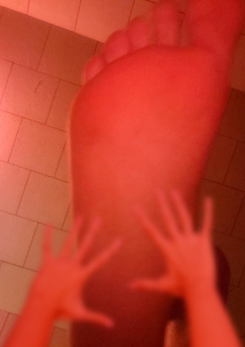 Tiny_FootSlave's tweet photo. The Last Thing I'll Ever See

#giantess #giantessfeet #giantesscrush #footfetish https://t.co/wZDD2KmXwc