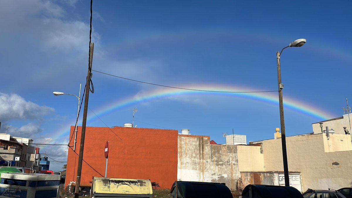 ¡Buenas tardes! Jornada de algunos chubascos por Ojos de Garza con acumulados que rozan los 6 mm. A la espera de la llegada de más lluvia. 
Foto sacada hace un rato. 😎
@VickyPalmaMeteo @tenerife_meteo @unahoramenostv @tierradealisios @MeteoMiller @EmiliaGlez1 @CesarGonzaloGar