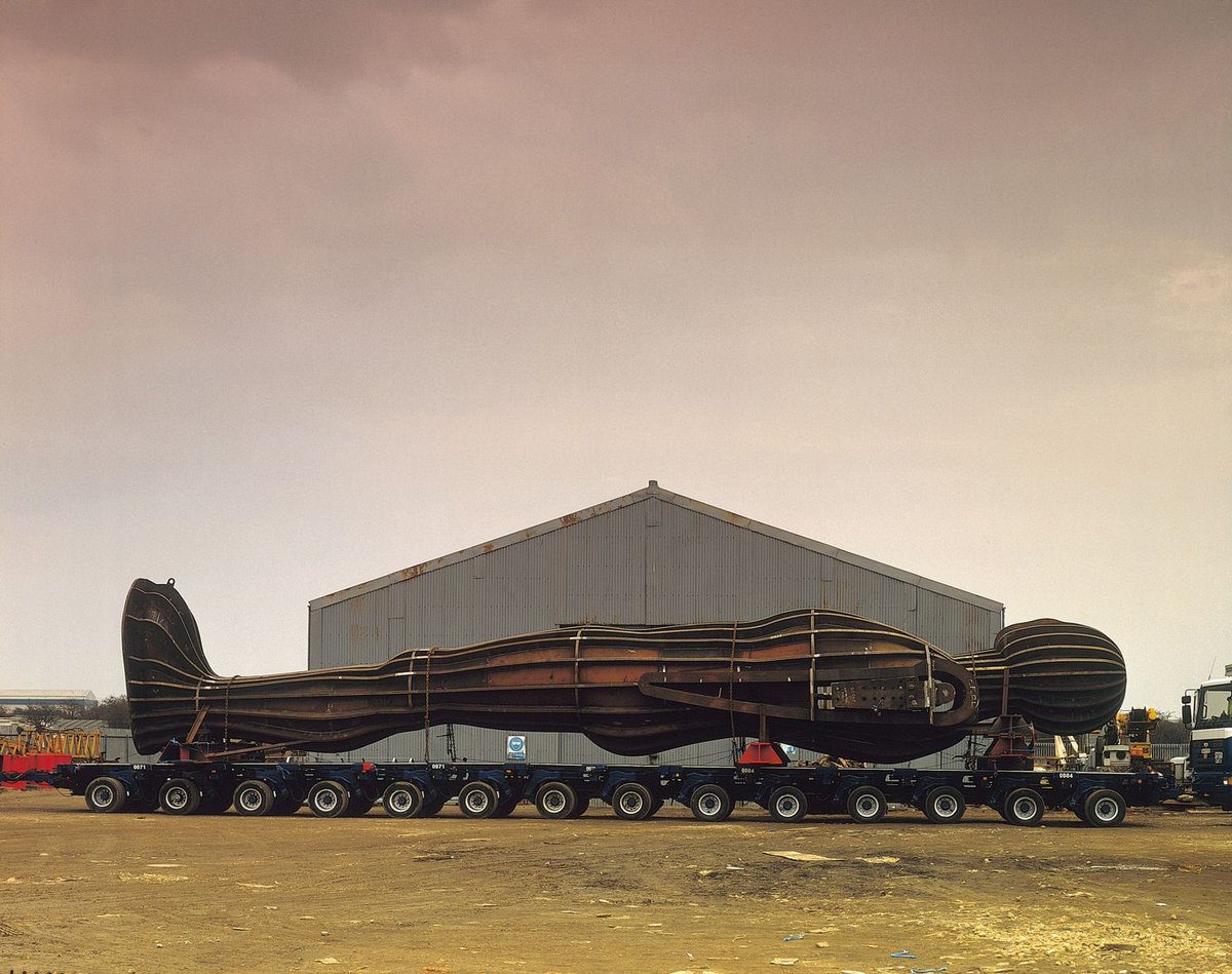 C20Society's tweet photo. Happy 25th Birthday to the Angel of the North!

On this day in 1998, the 208 tonne corten steel sculpture with a 177ft wingspan was unveiled in Gateshead, becoming an icon of British public art. 

Its wings are subtly angled forward by 3.5 degrees to create a sense of embrace. https://t.co/eK4JI4mp0e