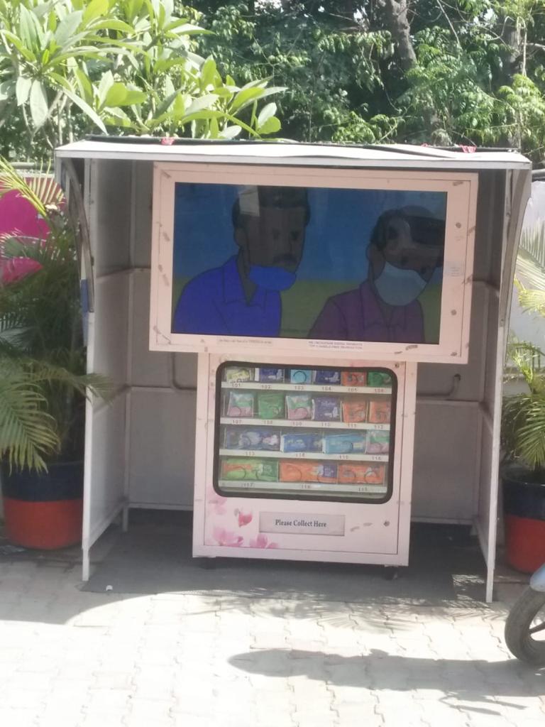 GraminVigyan's tweet photo. Excellent initiative... So happy to see this machine in IOC petrol pump in Gurgoan sector 43 @gurgoanDO @Indianoil_Delhi @cmohry @femikare @GraminVigyan @GoNews_India https://t.co/HswquscwHf