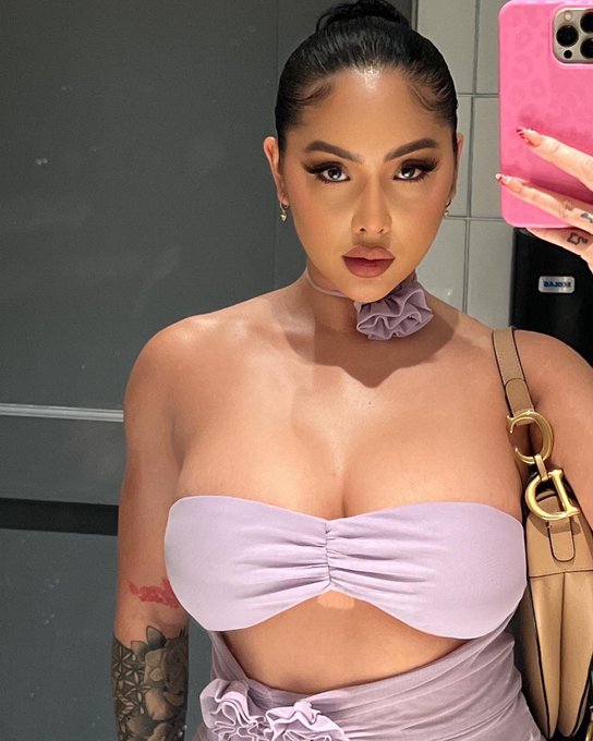 Valentine&rsquo;s outfit 💞 https://t.co/7UwA4tZ8ni<a href="/tag/ahegao"class="tags"><span>#ahegao</span></a><a href="/tag/mariemadore"class="tags"><span>#mariemadore</span></a>