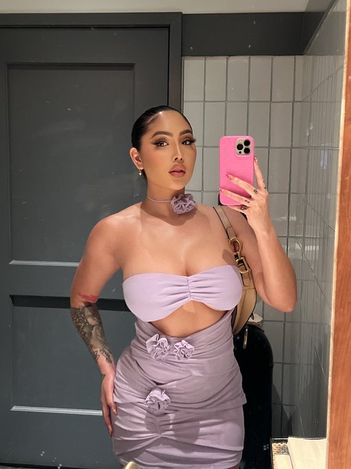 Valentine&rsquo;s outfit 💞 https://t.co/7UwA4tZ8ni<a href="/tag/ahegao"class="tags"><span>#ahegao</span></a><a href="/tag/mariemadore"class="tags"><span>#mariemadore</span></a>
