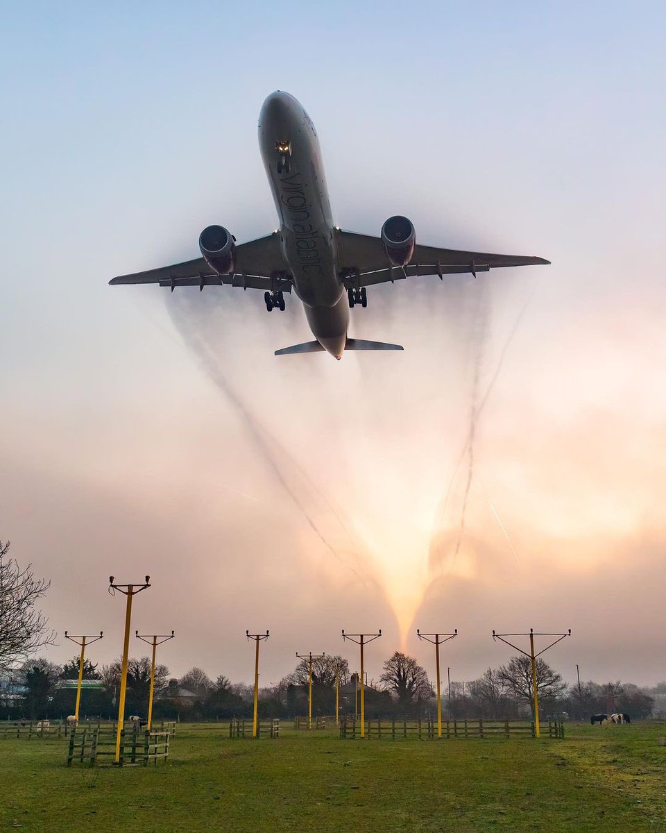 787 moments ✈️

#wingtipwednesday

📸: speedbirduk