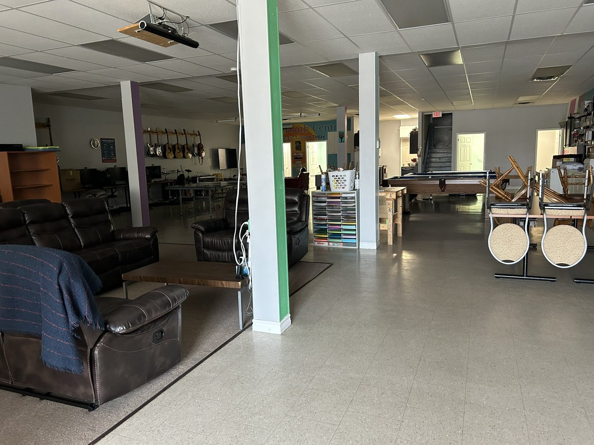 OrilliaYC's tweet photo. Cabbage Soup is on tonight, homework help, space to do your own thing, and get creative. See you 3pm on this spring like February day.
#orillia #youth #orilliayouthcentre #cooking #homeworkhelp #getcreative #soup #isitspring https://t.co/ai9j3QgdQB