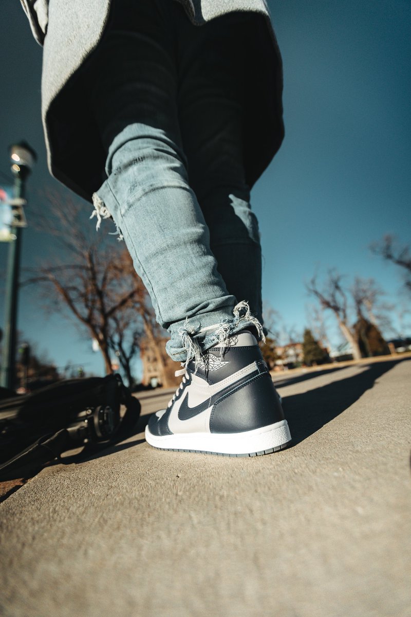 PrimoSn3aks's tweet photo. @atmos_usa I’m pulling up in the ‘85 HI Georgetowns so shortie knows I’m nice with the color palette and classy. 

Men’s size 12

#atmoscollectorsclub https://t.co/BjapT2t23z