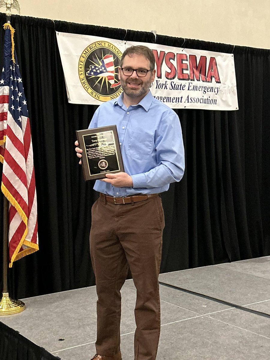 NYSDHSES's tweet photo. Yesterday at the NYSEMA Conference, DHSES Senior Policy Advisor, Terry Hastings, was recognized for his dedicated leadership and support in ensuring NYS Emergency Management Agencies are trained, prepared, and ready to meet the needs of communities &amp; partners. Congrats Terry! 👏🏻 https://t.co/oyMnRZlufy