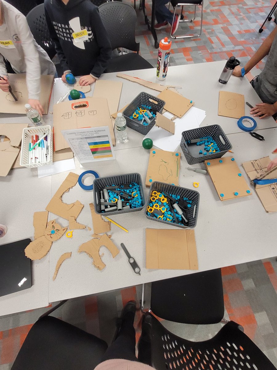 CC_MS_Library's tweet image. It&apos;s a Career Connections Day! Using @Makedo to create something new out of recyclable materials! @CCCSD_MS