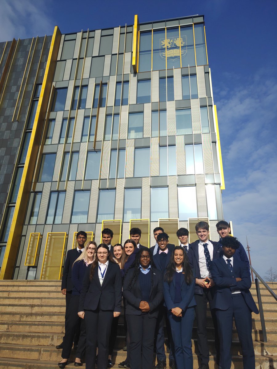 15 LVI Economists attended a Masterclass at the University of Birmingham today. They learnt about the Economics of Happiness from a theoretical and an empirical perspective - fantastic learning beyond the A-Level curriculum! #Academicenrichment <a href="/solsch1560/">Solihull School</a>