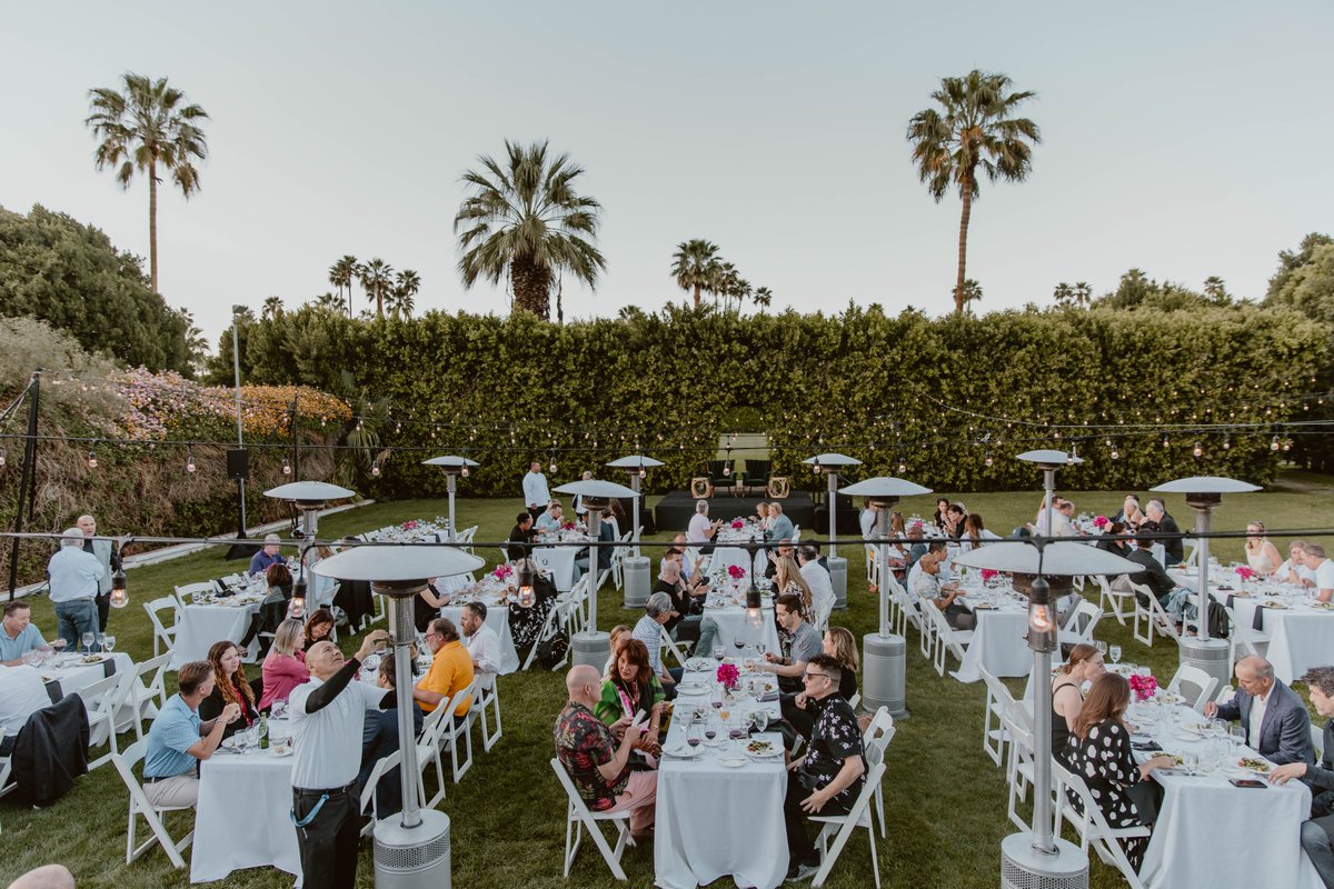 Laura Monroe tweet media