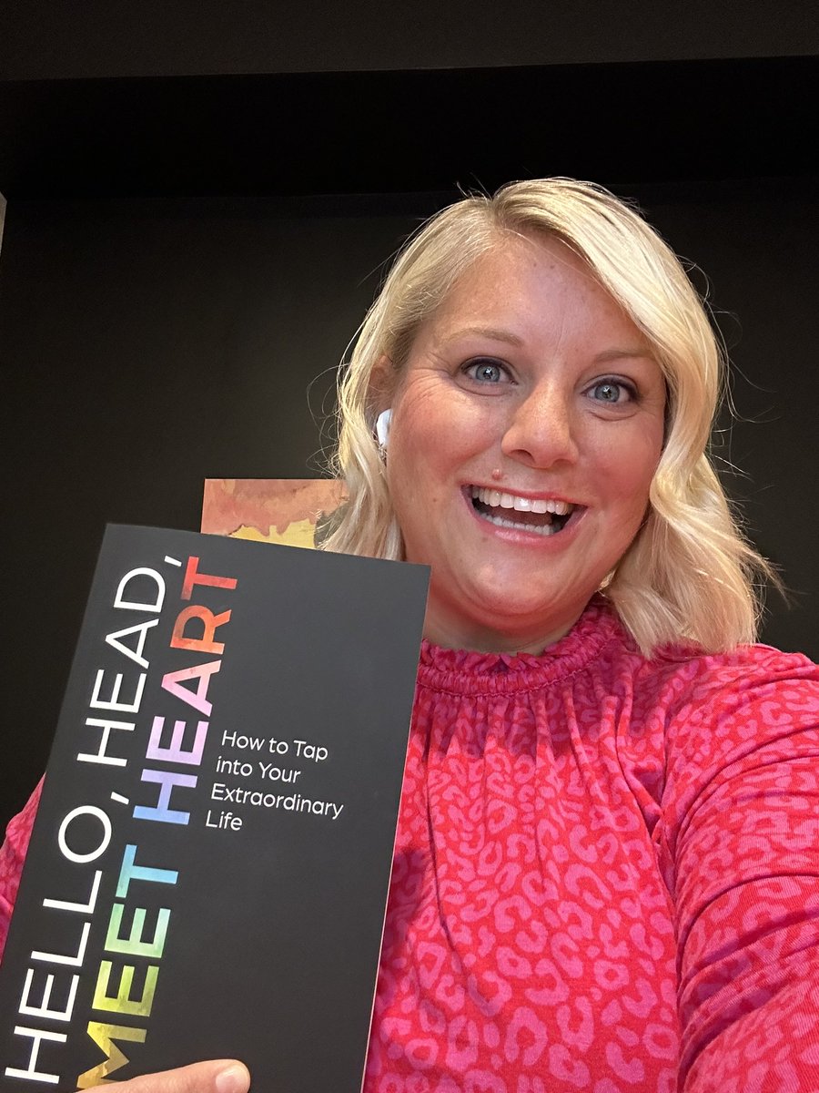 HannahSkei's tweet photo. 🔥🔥🔥BOOK NEWS ALERT🔥🔥🔥

We are excited to share the NEWEST Amazon Bestselling Book #helloheadmeetheart with the world! 

Join @HannahSkei this week as she begins her morning show TV media tour on @NBCNews @CBSMornings @CBSNews and @FoxNews!
 
https://t.co/5OcGsWJPxH https://t.co/nDMeISHLtj