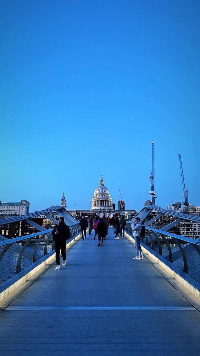 The after work evening walk👌 

#London #LondonWalk