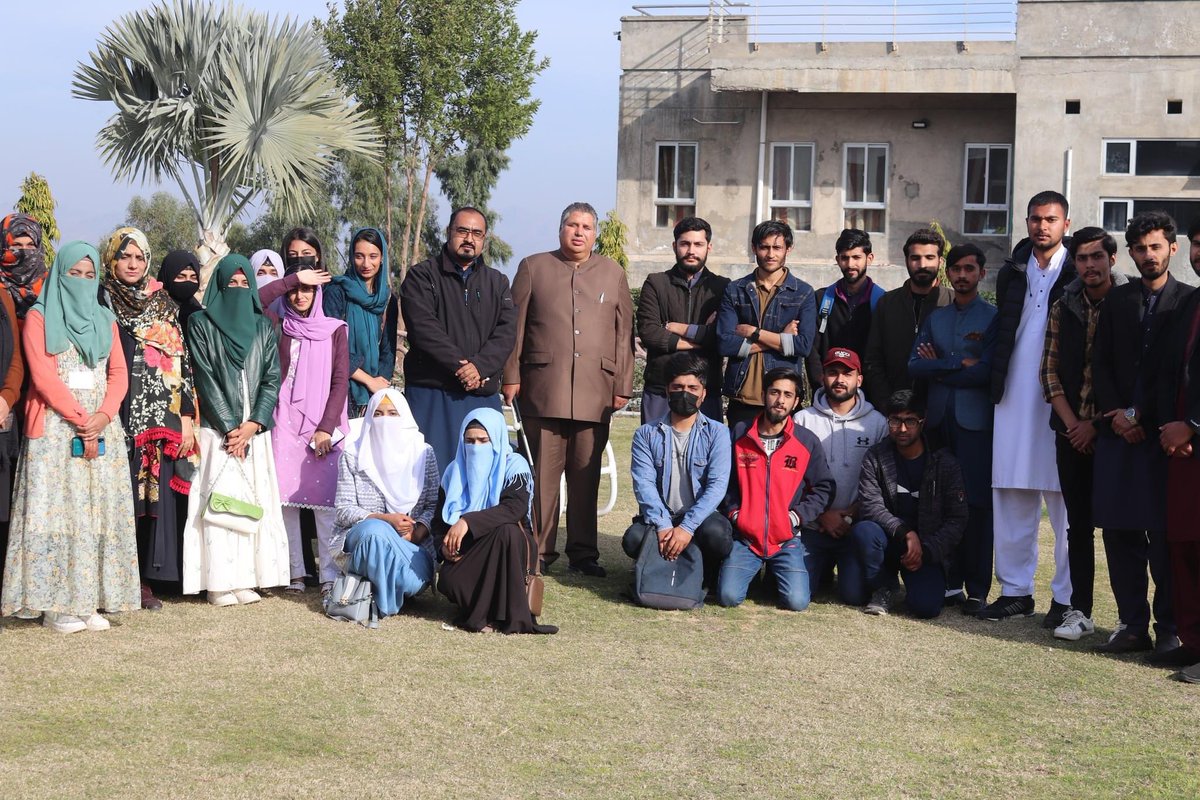 ForAkab's tweet photo. Respected Dr. Samina Khalid (MUST University) with her delegation
#ahsas @ammarmasood3 @amirkingkhan #blind #school https://t.co/ZehuDcbAU0