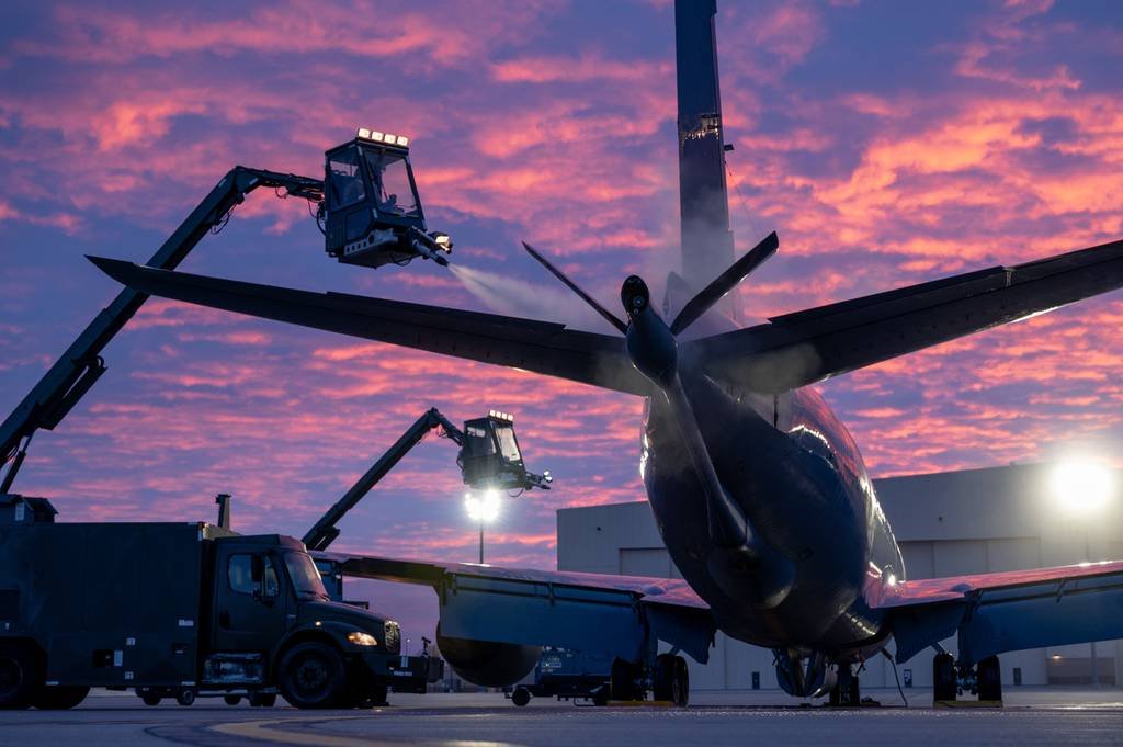 Stephen Losey (@stephenlosey) on Twitter photo BREAKING: USAF is hunting for faulty tail pins in its KC-135, WC-135 and RC-135 fleets, & grounded planes until they can be inspected. If a pin fails, a plane could lose its tail in flight. New on <a href="/AirForceTimes/">Air Force Times</a> and <a href="/defense_news/">Defense News</a> from me and <a href="/rachelkaras/">Rachel S. Cohen</a>: defensenews.com/news/your-air-… BREAKING: USAF is hunting for faulty tail pins in its KC-135, WC-135 and RC-135 fleets, & grounded planes until they can be inspected. If a pin fails, a plane could lose its tail in flight. New on <a href="/AirForceTimes/">Air Force Times</a> and <a href="/defense_news/">Defense News</a> from me and <a href="/rachelkaras/">Rachel S. Cohen</a>: defensenews.com/news/your-air-…