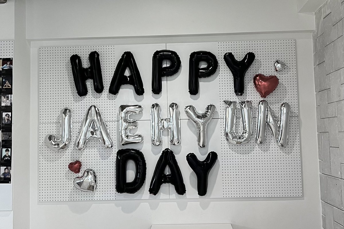 my_foreveronly's tweet photo. 📍 아이오쓰리 성수 사거리점

#Every_Moment_of_Jaehyun
#너에게_빠지는_시간_단_214초

소주잔이랑 리유저블컵이 넘 귀여워서 갔던 카페⑉ ♡ 내부도 재현이로 잘 꾸며져 있어서 조았구 투표도 했는데 투표 고르기가 넘 어려웠음 다 좋은데 어쩌지 ㅜ https://t.co/sTdnEBAxIR