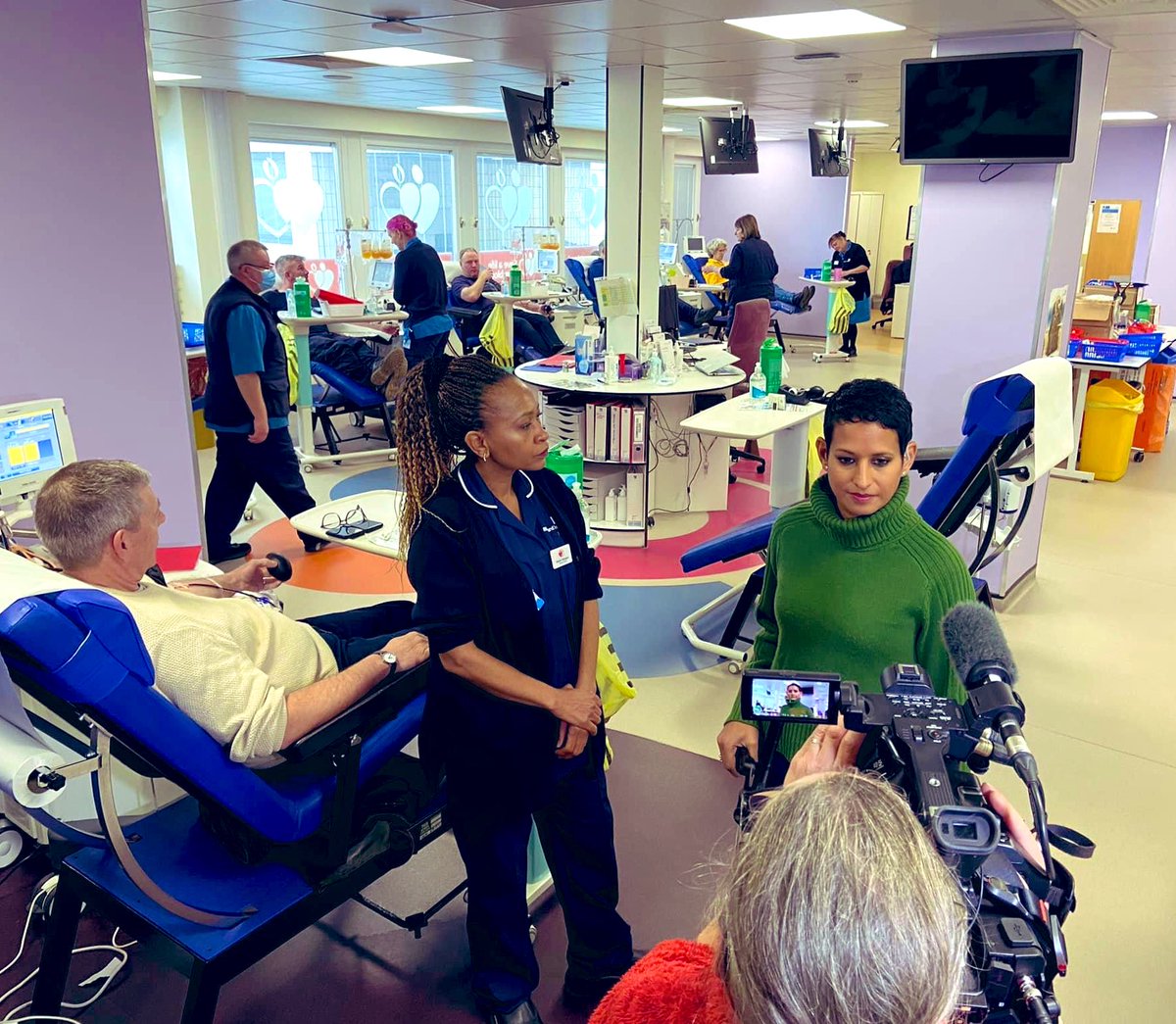 Sarah Poole (@sarah__poole) on Twitter photo Very special programme with <a href="/TVNaga01/">Naga Munchetty</a> on <a href="/bbc5live/">BBC Radio 5 Live</a> this morning talking about the importance of blood donation at John Radcliffe Hospital in Oxford🩸 <a href="/GiveBloodNHS/">Give Blood NHS 🩸🩹</a> listen again <a href="/BBCSounds/">BBC Sounds</a> Very special programme with <a href="/TVNaga01/">Naga Munchetty</a> on <a href="/bbc5live/">BBC Radio 5 Live</a> this morning talking about the importance of blood donation at John Radcliffe Hospital in Oxford🩸 <a href="/GiveBloodNHS/">Give Blood NHS 🩸🩹</a> listen again <a href="/BBCSounds/">BBC Sounds</a>