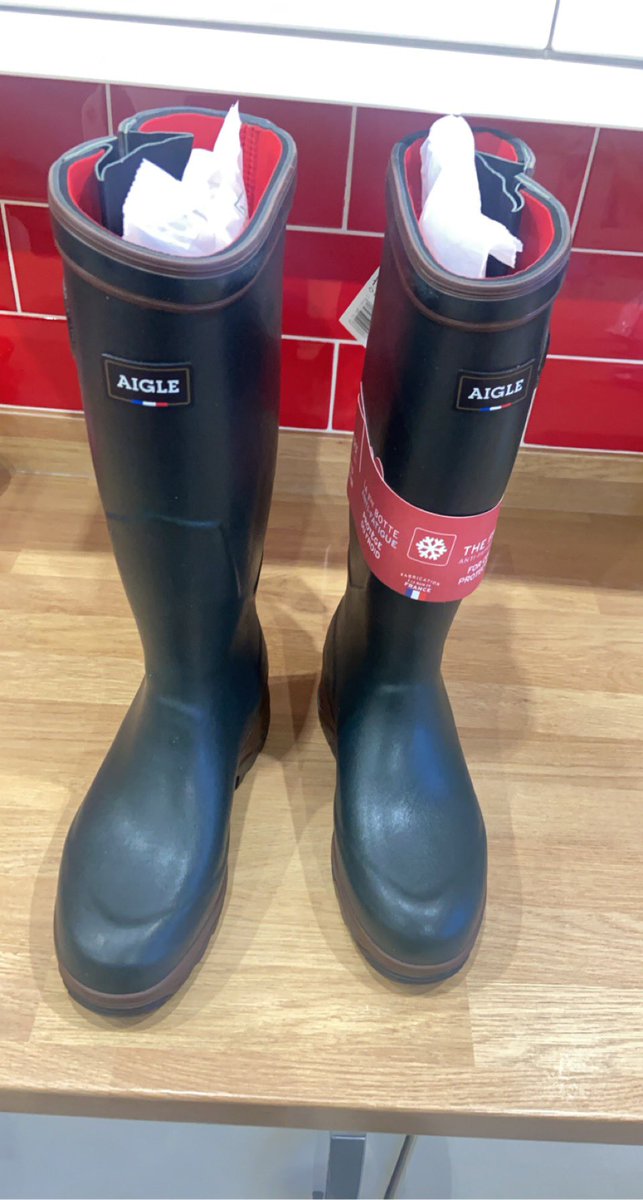After 10 years of wear they'd  finally split, sad times 😫 Happy new wellie day to me #aigle #thebest #happy #betterthanslippers