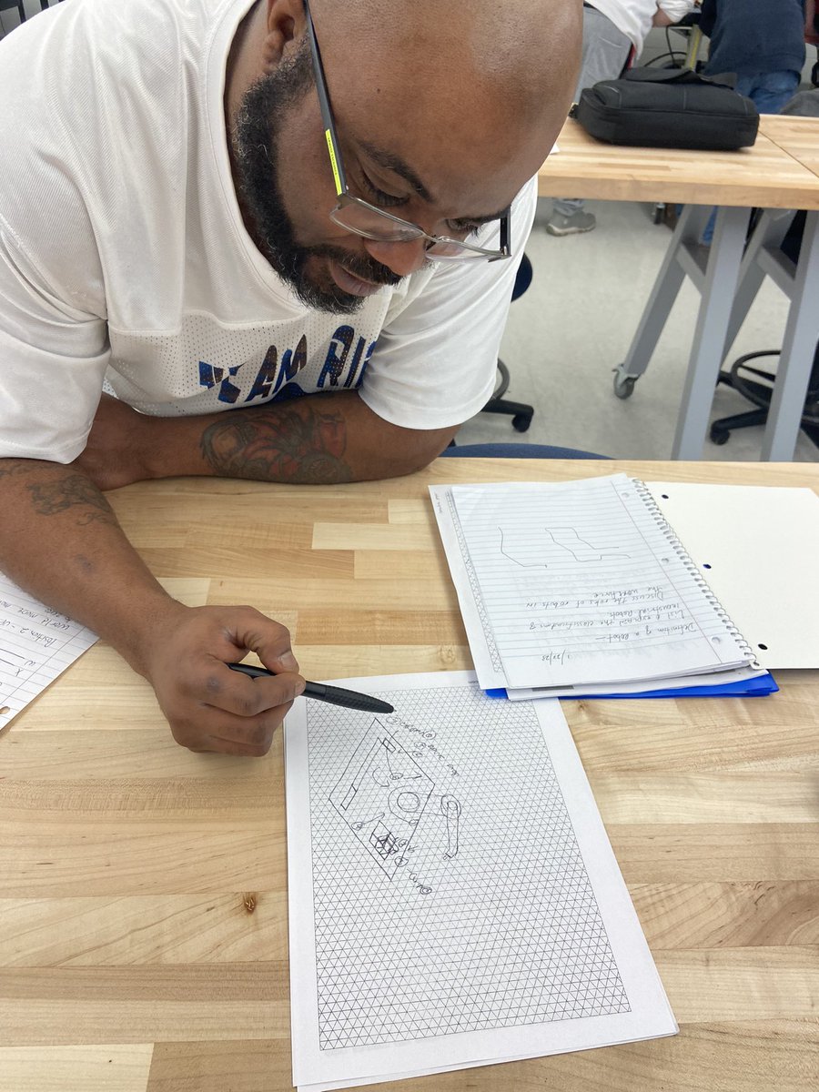 CurryTechTrain's tweet image. Mapping out the robot moves today in Engt 213 Robotic Fundamentals @RCCDecaturIL @IMA_Today @FANUCAmerica #industrialrobot #Robots
