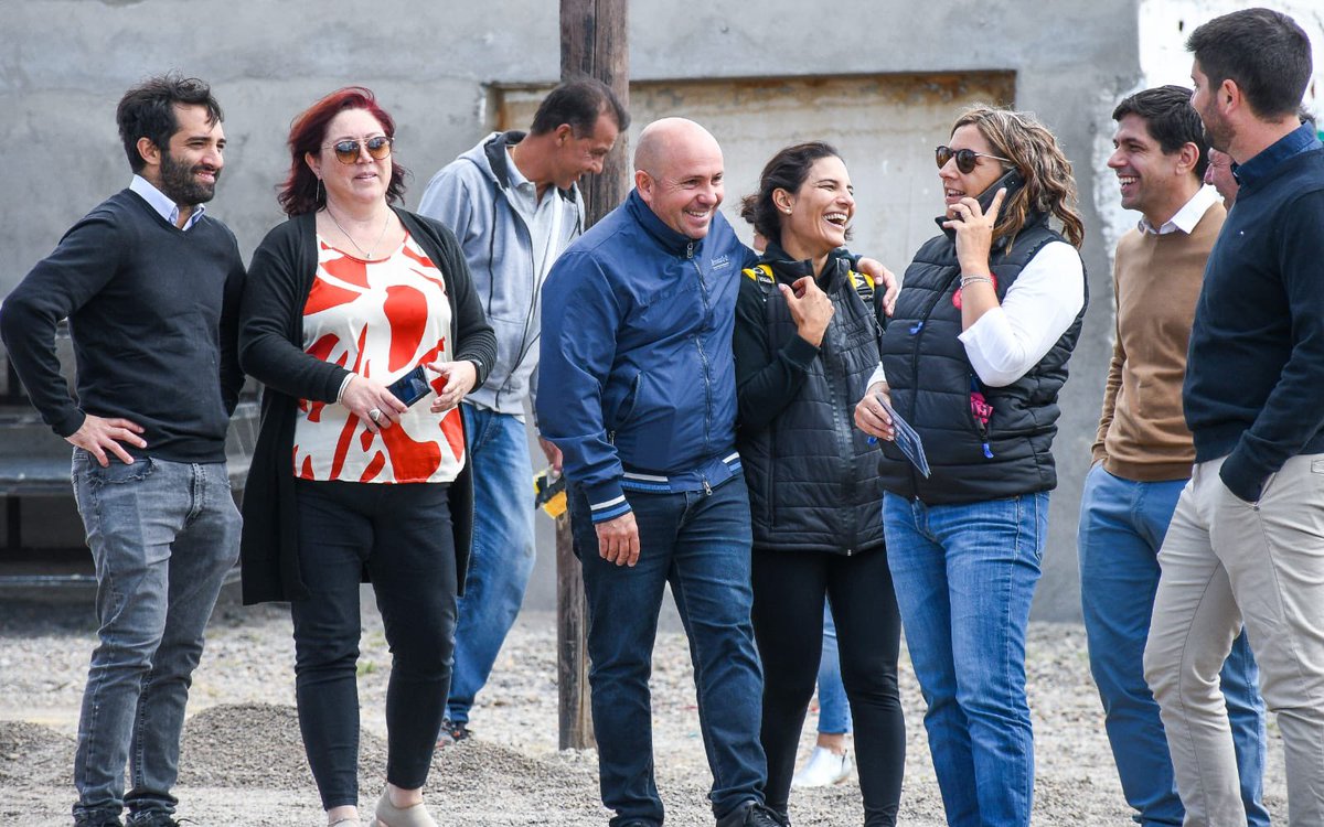 Gus_Sastre's tweet photo. Recorrimos el predio donde a partir de mañana disfrutaremos de la Fiesta Nacional del Cordero. Ultimamos detalles para un evento que podrá ser disfrutado por todos nuestros vecinos y también por quienes deseen visitarnos, con un gran abanico de alternativas.

#LaMásLinda https://t.co/O5WpkrT3iR