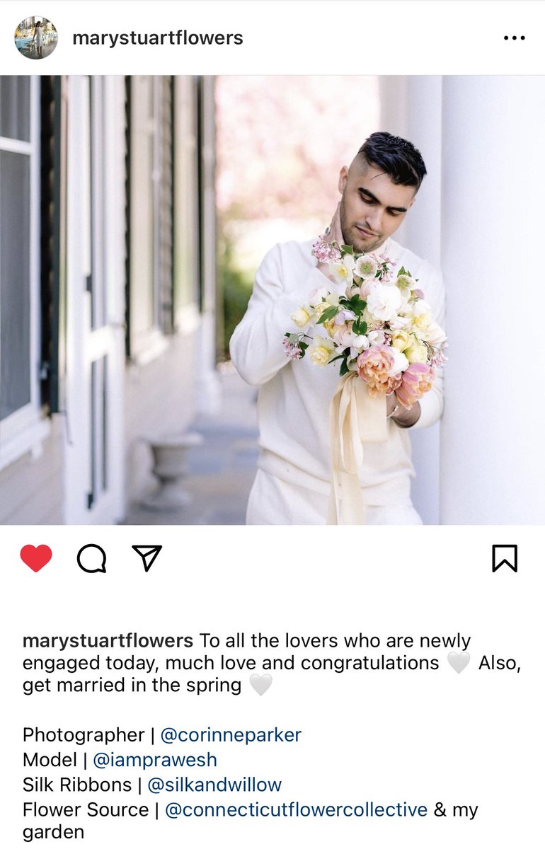 thitomitho's tweet photo. when you’re single af but asked to model for a bouquet business and now you’re the face promoting spring weddings 😉🤡 https://t.co/U5ytZe27iS