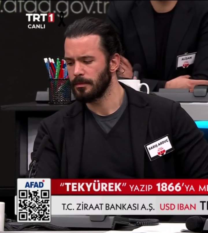 CrisArducbrs's tweet photo. #TürkiyeTekYürek https://t.co/e2b7iHIEDd