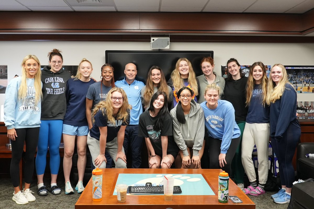 UNCVolleyball's tweet photo. First photo with our new leader! https://t.co/x5kV128TcH