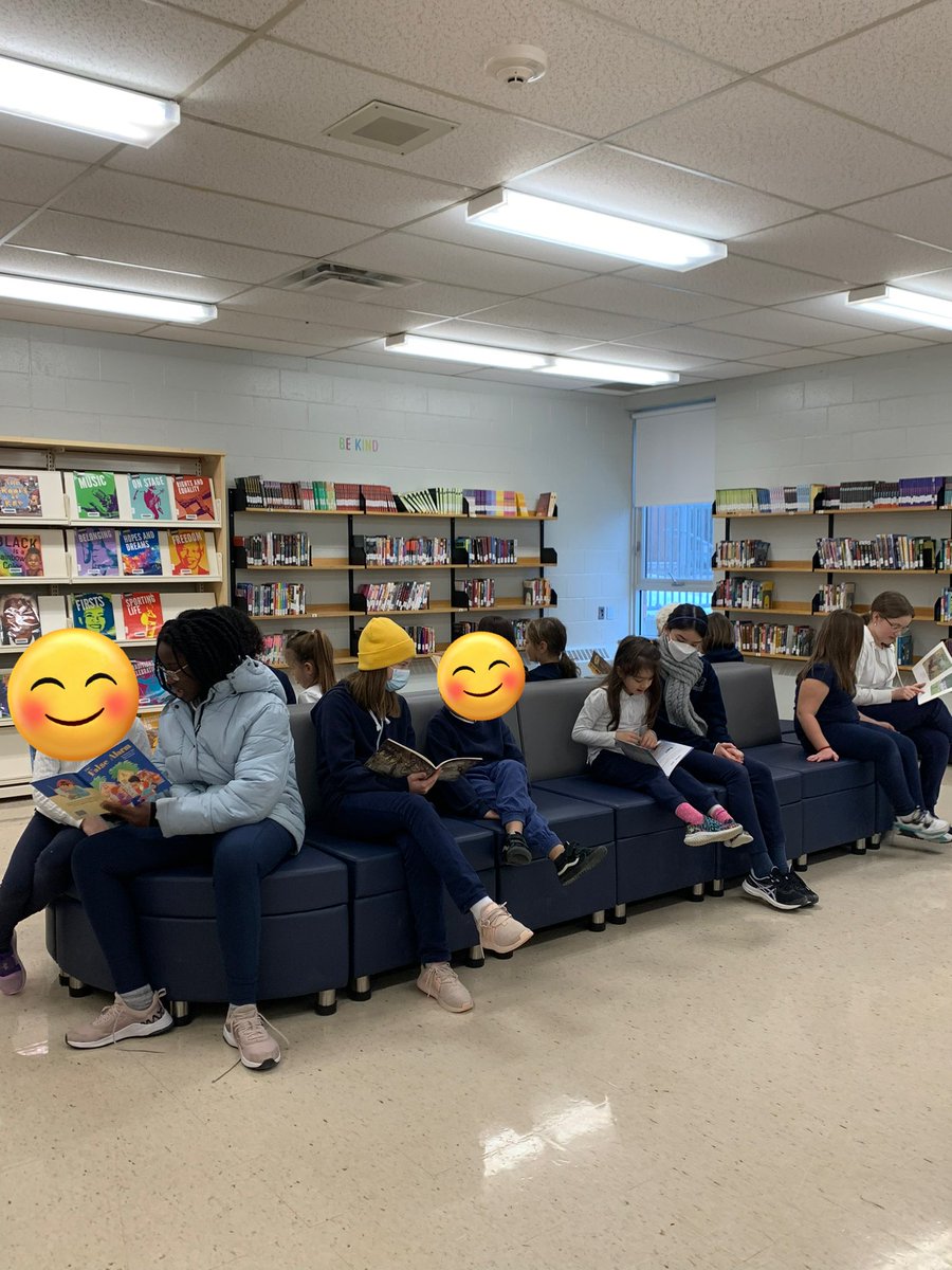SayYcdsb's tweet photo. We are so fortunate to have Literacy Leaders in our school - organized by Ms. Savoia. Emergent readers receive support from our older students at recess in our lovely new library! @YCDSB @DomenicScuglia @laurasawicky #peerhelp #LiteracyLeaders #literacyinitiative https://t.co/5QZ74pkM7r