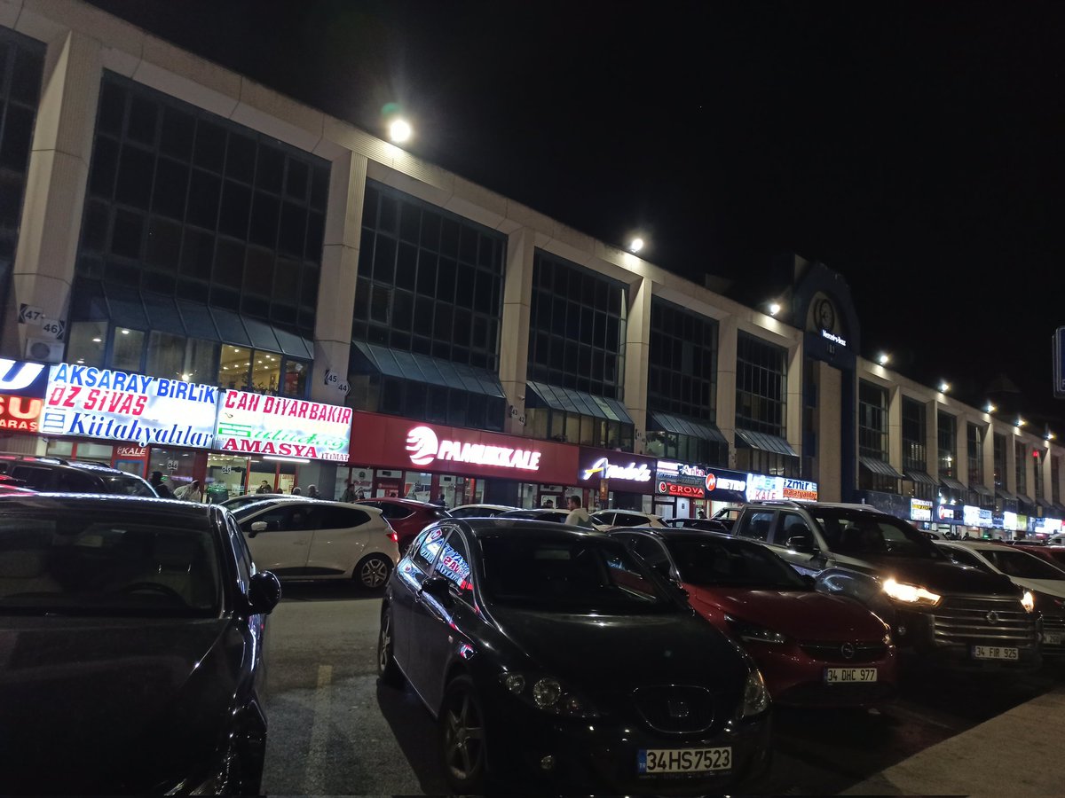 Üzüntüler kırgınlıklar ve  yaşanmışlıkları valize doldurup; uzağa, en uzağa...