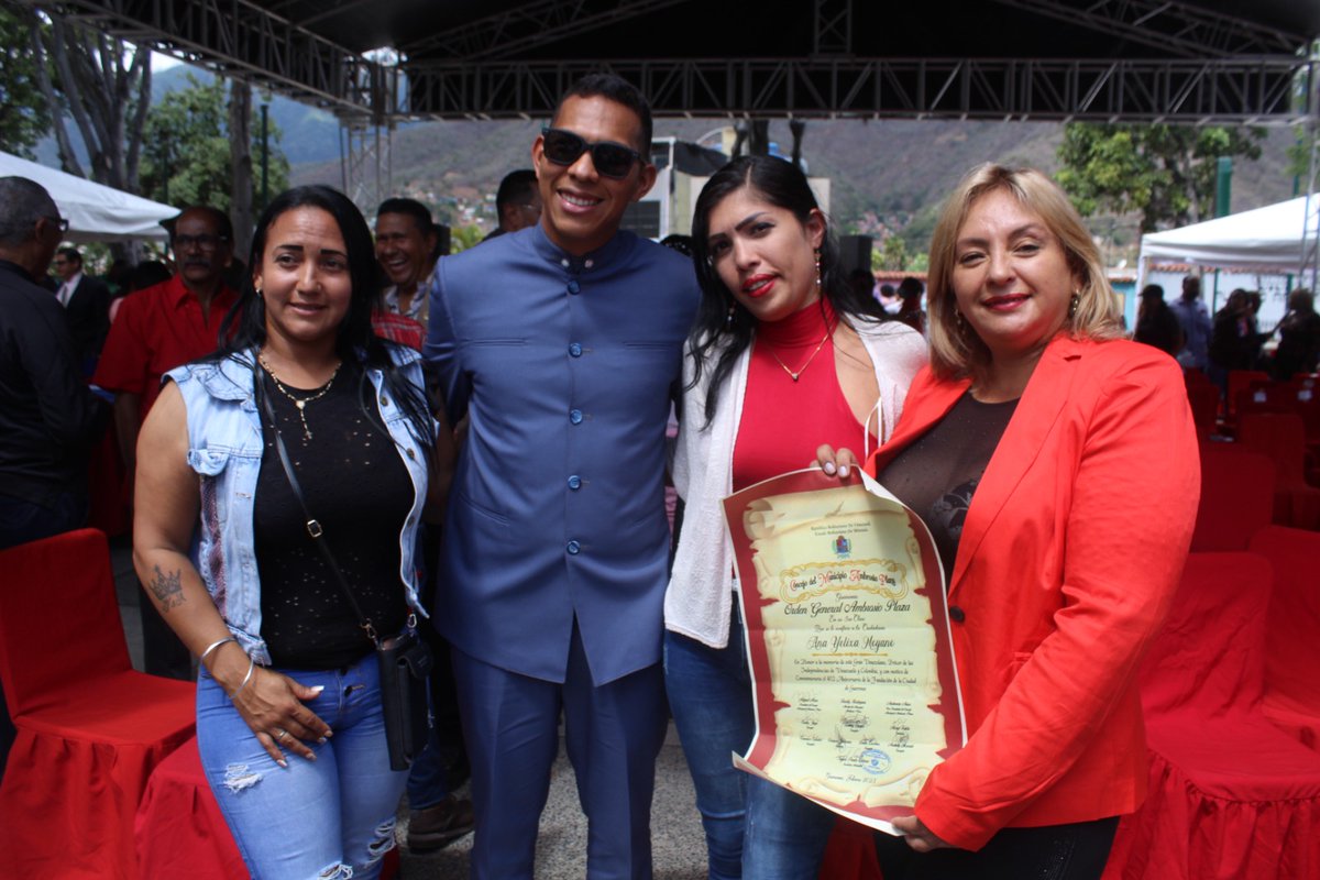 Felicitamos a nuestra Pdta. <a href="/yelixa_ana/">Ana Yelixa Moyano</a> tras recibir elogio durante la Sesión Solemne conmemorativa a los 402 Aniversario de la ciudad de #Guarenas <a href="/Freddy_Rod13/">Freddy Rodríguez</a> <a href="/Viccel1/">Brismari</a> <a href="/HectoRodriguez/">Héctor Rodríguez C.</a> <a href="/NicolasMaduro/">Nicolás Maduro</a> <a href="/orlandoblancob/">Orlando Blanco</a> #CeseALasSanciones #GuarenasSeLevanta