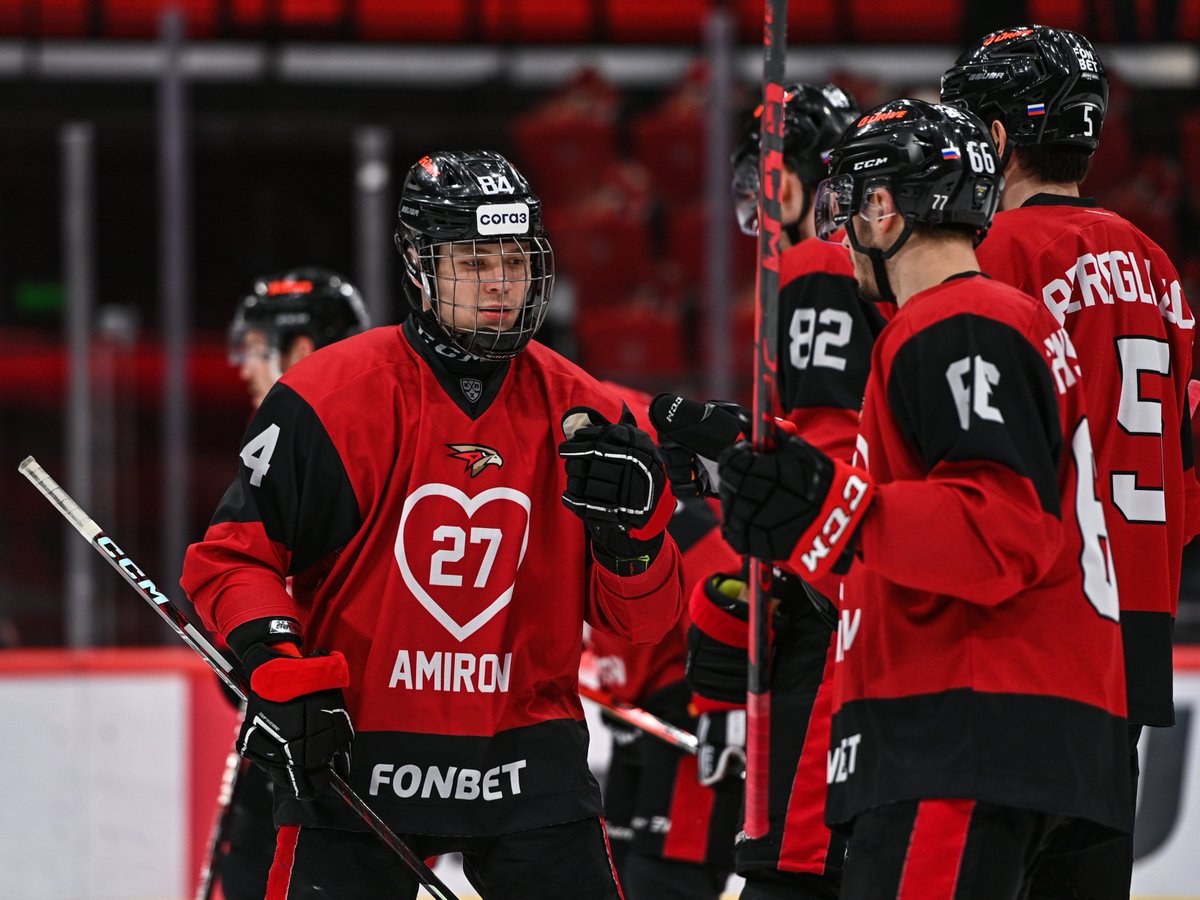 ХК Авангард on Twitter: "Сегодня перед матчем вышли на ледовую разминку ...