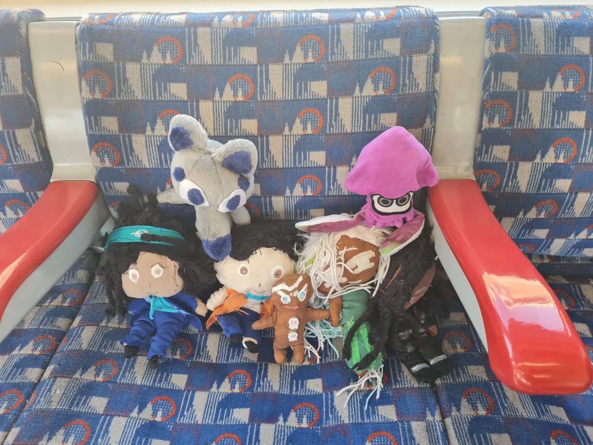 MintNess75's tweet photo. I made Dave and Doris plushies and took them to Stratford last Friday. Here are the photos. #Stratford #DLRDaveAndDoris #Plushies https://t.co/XBWFF2rnzn