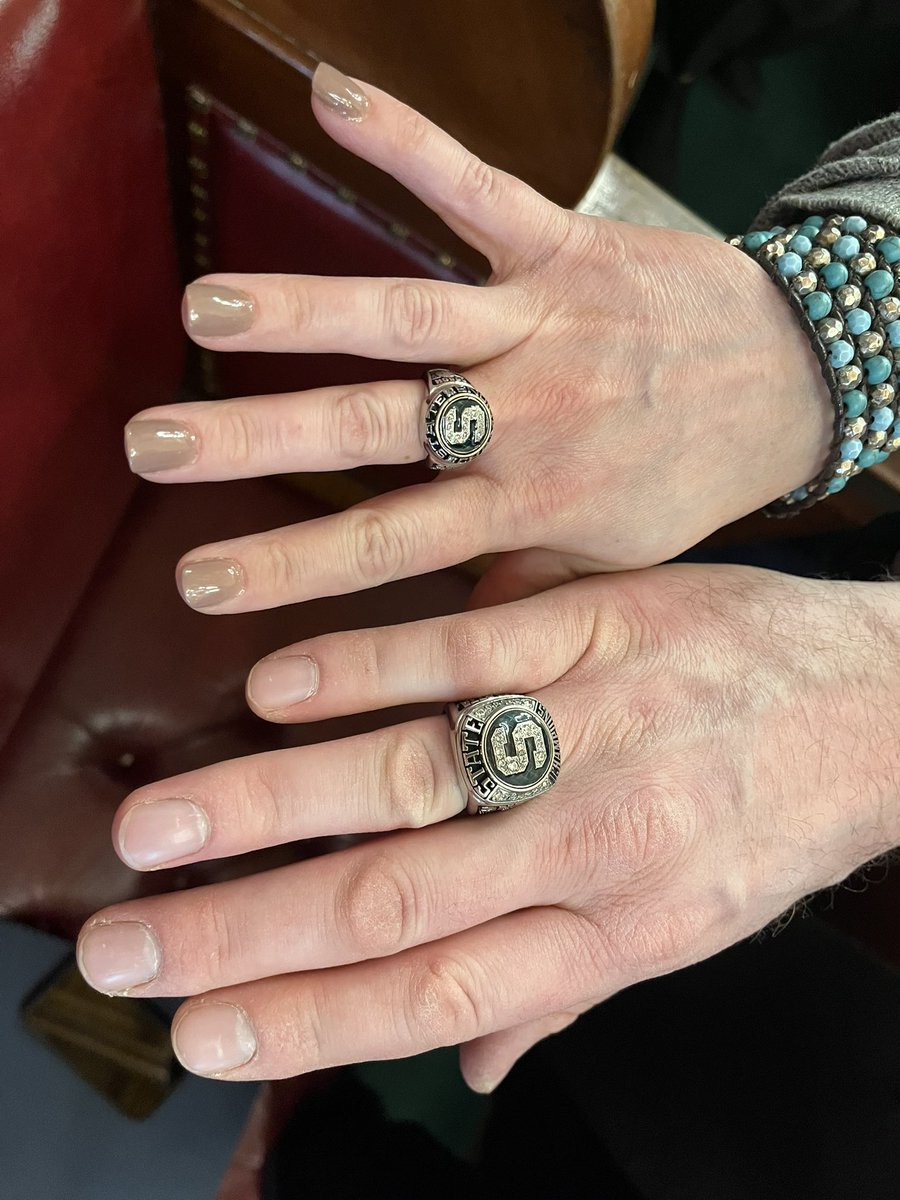 🏐🏆 Very proud to join <a href="/MBWalsh112/">Mary Beth Walsh</a> to welcome to the NYS Capitol today and honor two state champion teams from <a href="/ShenNews/">Shenendehowa CSD</a> <a href="/ShenAthletics/">ShenAthletics</a>  the Shenendehowa High School Girls &amp; Boys Volleyball Teams. This is the first state championship for both teams —tremendous scholar-athletes!