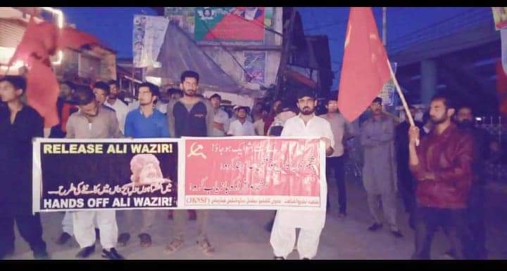 JKNSF1966's tweet photo. مظلوموں کی توانا آواز، کامریڈ علی وزیر دو سال اور دو ماہ بعد جیل سے رہا ۔جم��ں کشمیر نیشنل سٹوڈنٹس فیڈریشن، علی وزیر اور اس خطے کے تمام مزاحمت کاروں کو  ان کی رہائی پر مبارکباد پیش کرتی ہے ۔
 محنت کشوں کے ساتھی کی جدوجہد کو
سرخ سلام!
#JKNSF
#AliWazir https://t.co/ZCjhktA46r