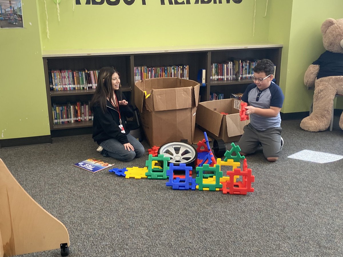 The WMS Spanish book tour ended at Ridge Creek Elementary and we had so much fun it was hard to leave! Thank you for having us! <a href="/HumbleISD_WMS/">Woodcreek Middle</a> <a href="/LibraryRidge/">Mrs. Ford's Magical Land of Books</a> <a href="/HumbleISD_RCE/">Ridge Creek Elem</a> #thehumblelibrarian