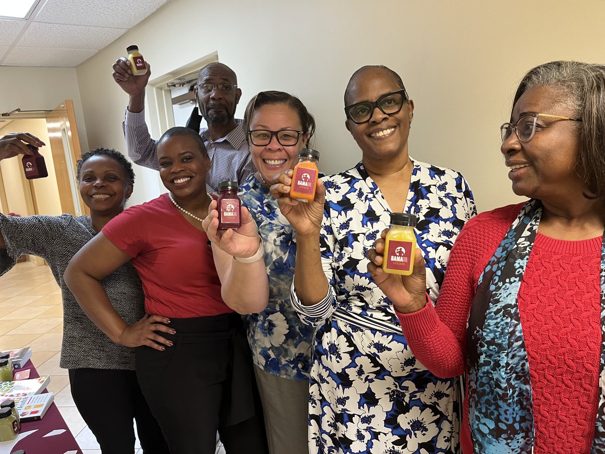 SECSDA's tweet photo. Wellness Wednesday presented on juicing by Bama Girl. Healthy & happy employees. #secsda #southeasternconference #sechealthministries https://t.co/O4kMItC4gb