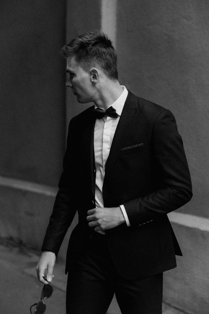 iggjpg's tweet photo. It's time to change your tracksuit for a tuxedo!😂
James Bond🤣 #FSL #STEPN #Restime https://t.co/SRauTxyA3k