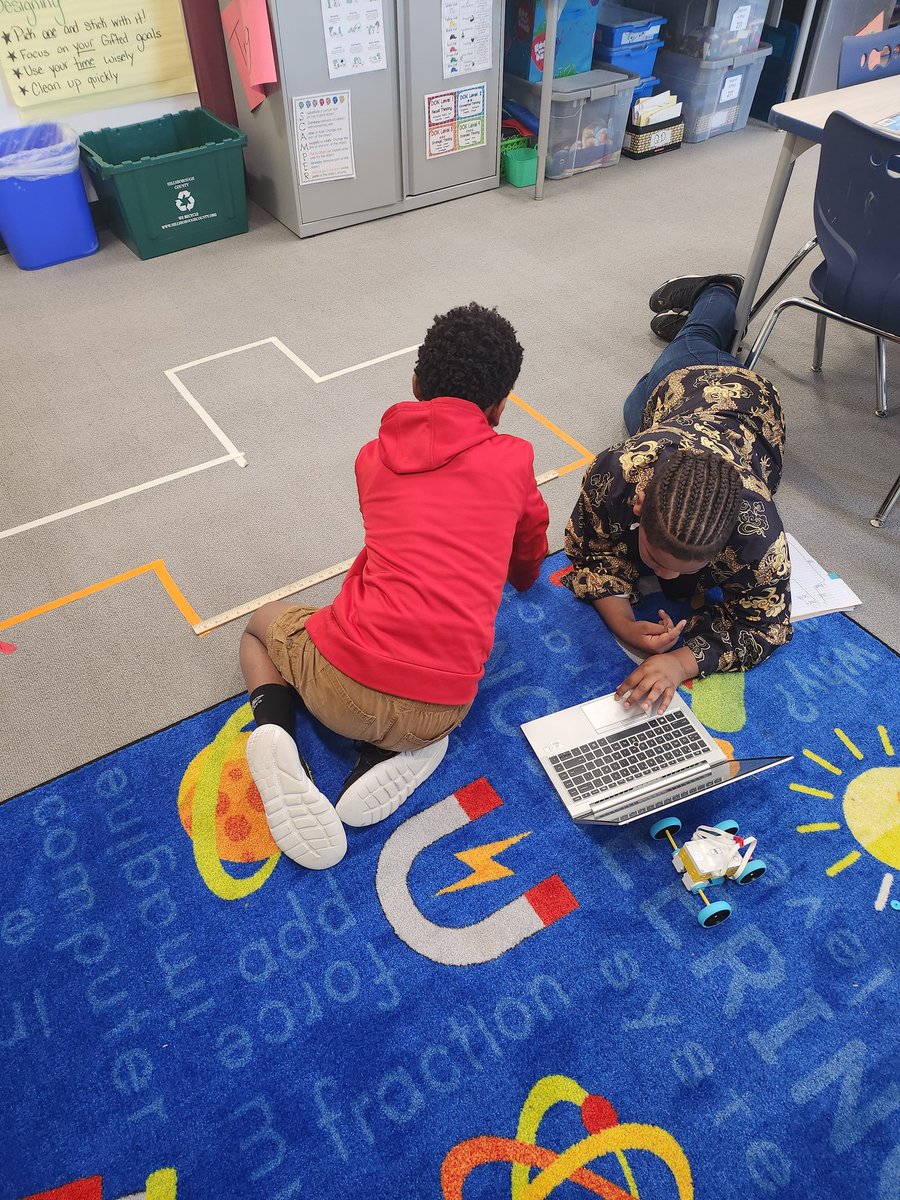 ericam1010's tweet photo. Engineering and robotics using LEGO Spike Prime and Keva planks! Students are learning patience, perseverance, and teamwork. 
@tampaheights305 https://t.co/pnFPC0M5aD