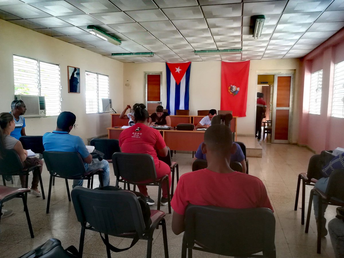 StgoUjc's tweet photo. Se realiza en el Comité Provincial de la #UJC en #SantiagoDeCuba, Reunión de Trabajo con los Primeros Secretarios de los Comité Municipales y Distritales.

#JuntarYVencer, #MejorEsPosible https://t.co/oVjyM9nauP