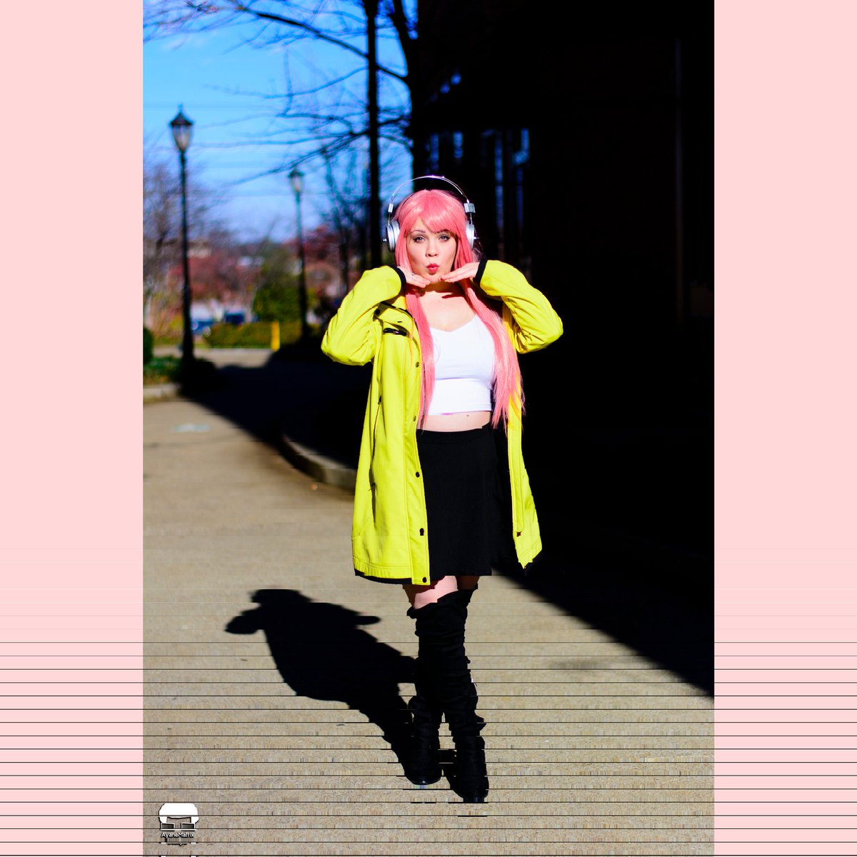 AMatrixDesigns's tweet photo. Totally forgot to post these from yesterday here after uploading them to Instagram! 😵‍💫 @Firstordersarah for the wonderful #Sonicomi from #Supersonico #cosplay! https://t.co/vdfR0gNhux