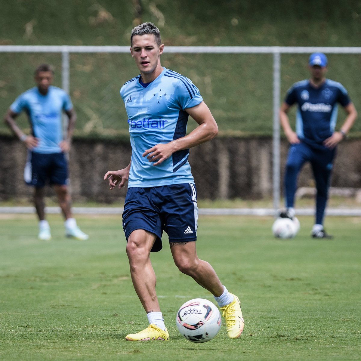 Muito bom poder retornar aos treinos com o grupo!!! 💪🏼⚽️🙏🏼