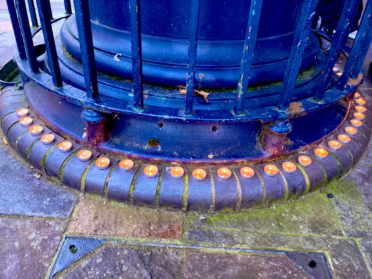 Stourbridge paying tribute to #BriannaGhey tonight. 
Glad to be able to give the young organisers unequivocal support from <a href="/ucu/">UCU</a>. 
Mourn the dead, fight for the living. 
#HerNameIsBrianna 🏳️‍⚧️🕯